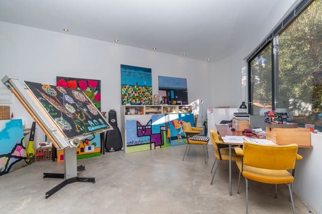 4 bedroom Villa for sale in Costa de la Calma, Calvià with pool garage - € 1,590,000 (Ref: 9552385)