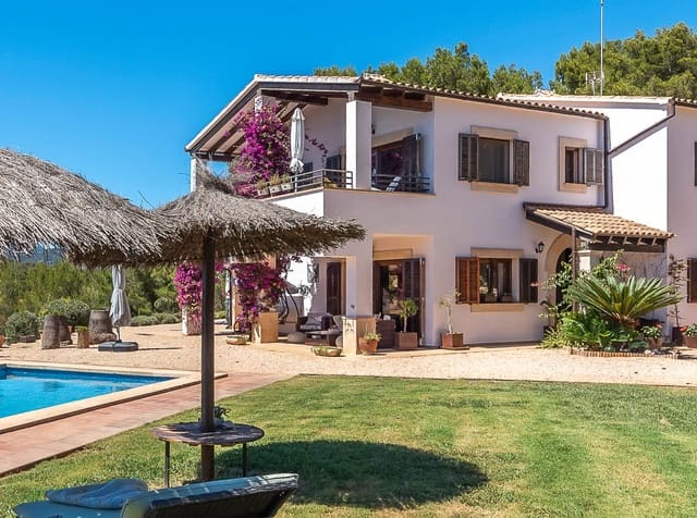 5 makuuhuone Omakotitalo myytävänä paikassa Calvià Pueblo, Calvià mukana uima-altaan 
autotalli - 2 170 000 € (Ref: 9552386)