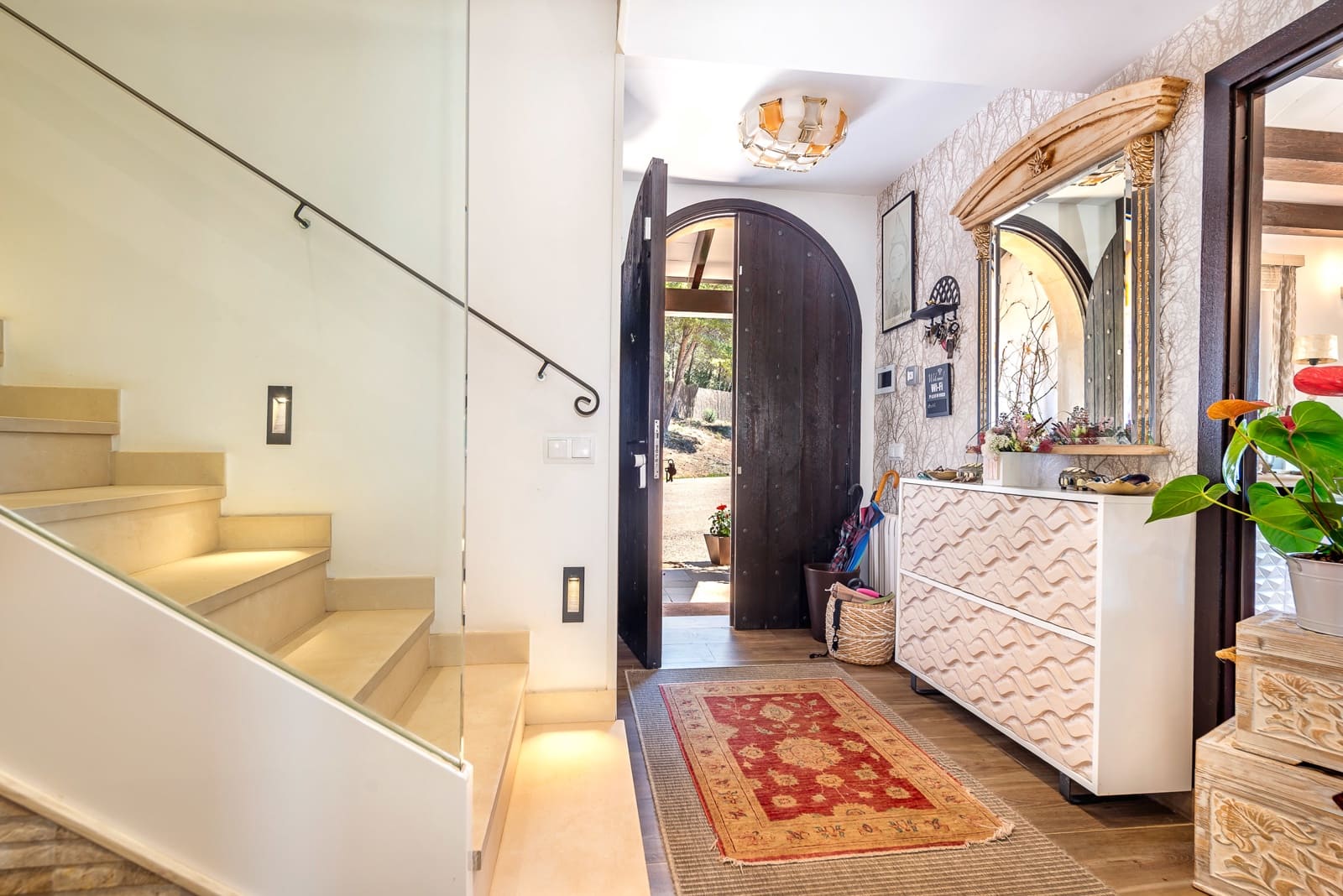 5 makuuhuone Omakotitalo myytävänä paikassa Calvia mukana uima-altaan 
autotalli - 2 170 000 € (Ref: 9552386)