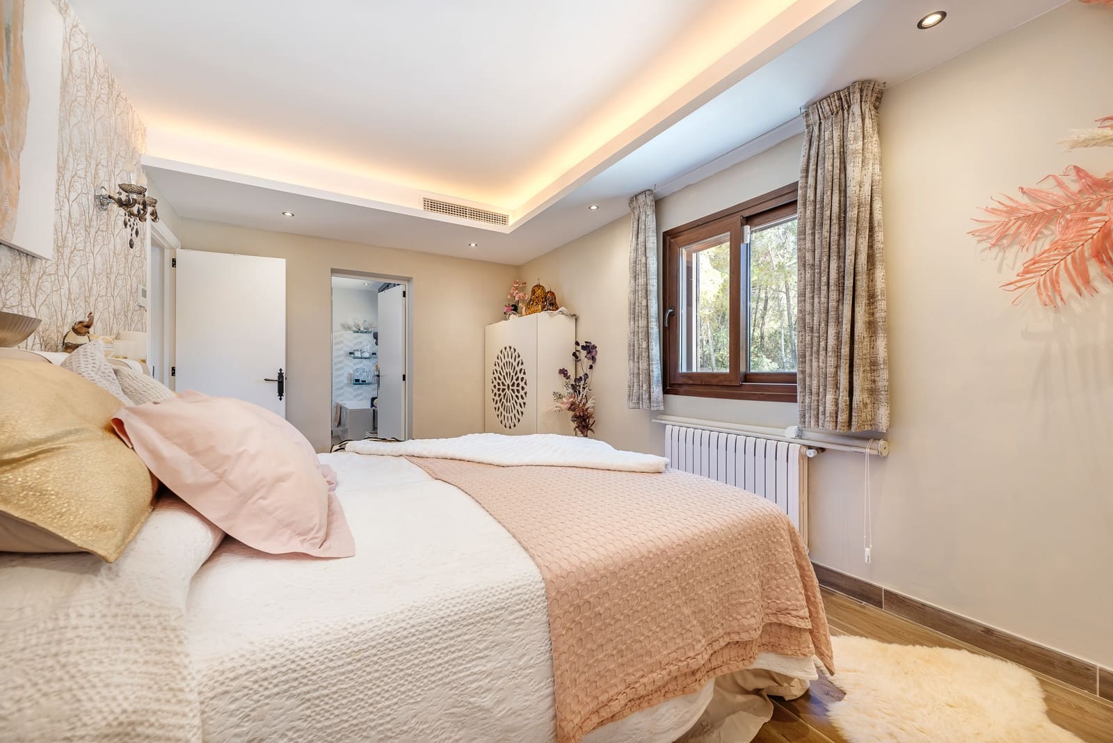 5 makuuhuone Omakotitalo myytävänä paikassa Calvia mukana uima-altaan 
autotalli - 2 170 000 € (Ref: 9552386)