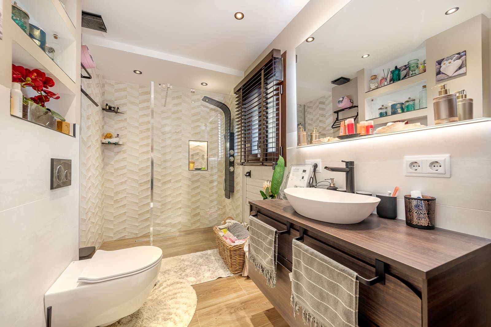 5 makuuhuone Omakotitalo myytävänä paikassa Calvia mukana uima-altaan 
autotalli - 2 170 000 € (Ref: 9552386)