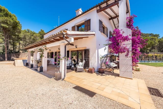 5 makuuhuone Omakotitalo myytävänä paikassa Calvià Pueblo, Calvià mukana uima-altaan 
autotalli - 2 170 000 € (Ref: 9552386)