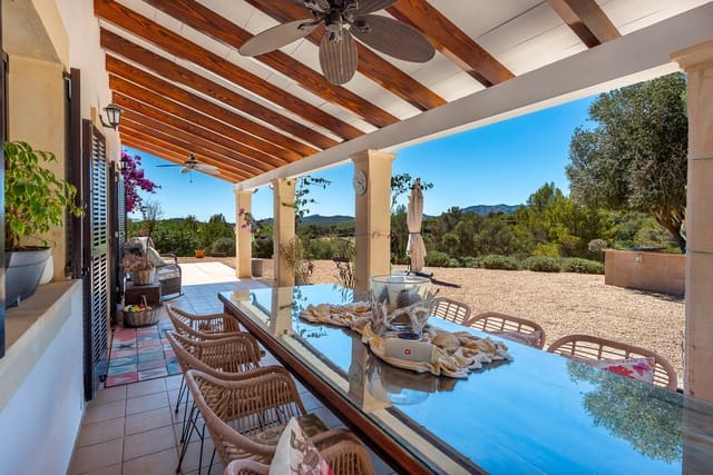 5 makuuhuone Omakotitalo myytävänä paikassa Calvià Pueblo, Calvià mukana uima-altaan 
autotalli - 2 170 000 € (Ref: 9552386)