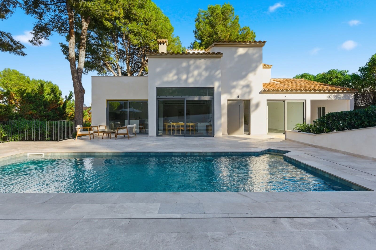 4 slaapkamer Villa te koop in Santa Ponsa met zwembad garage - € 2.950.000 (Ref: 9552387)