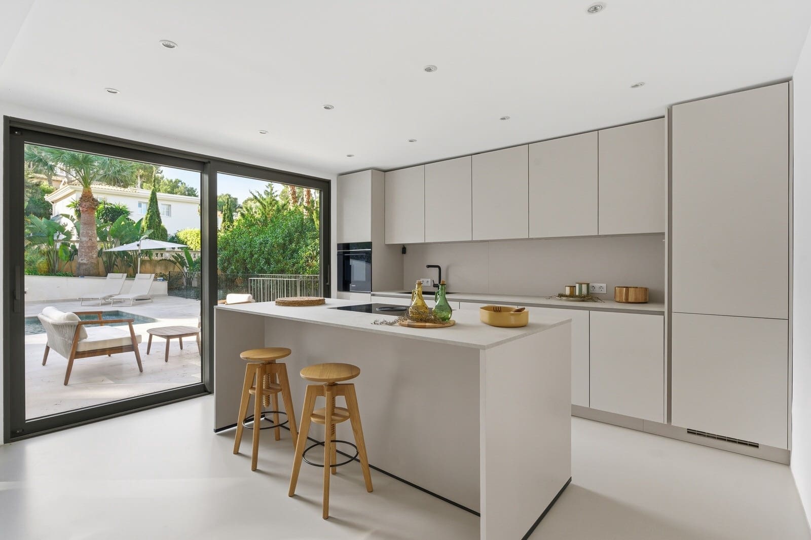 4 slaapkamer Villa te koop in Santa Ponsa met zwembad garage - € 2.950.000 (Ref: 9552387)