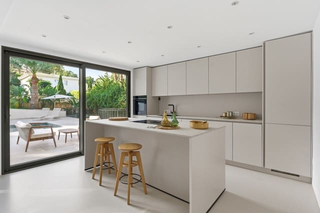 4 slaapkamer Villa te koop in Santa Ponsa, Calvià met zwembad garage - € 2.950.000 (Ref: 9552387)