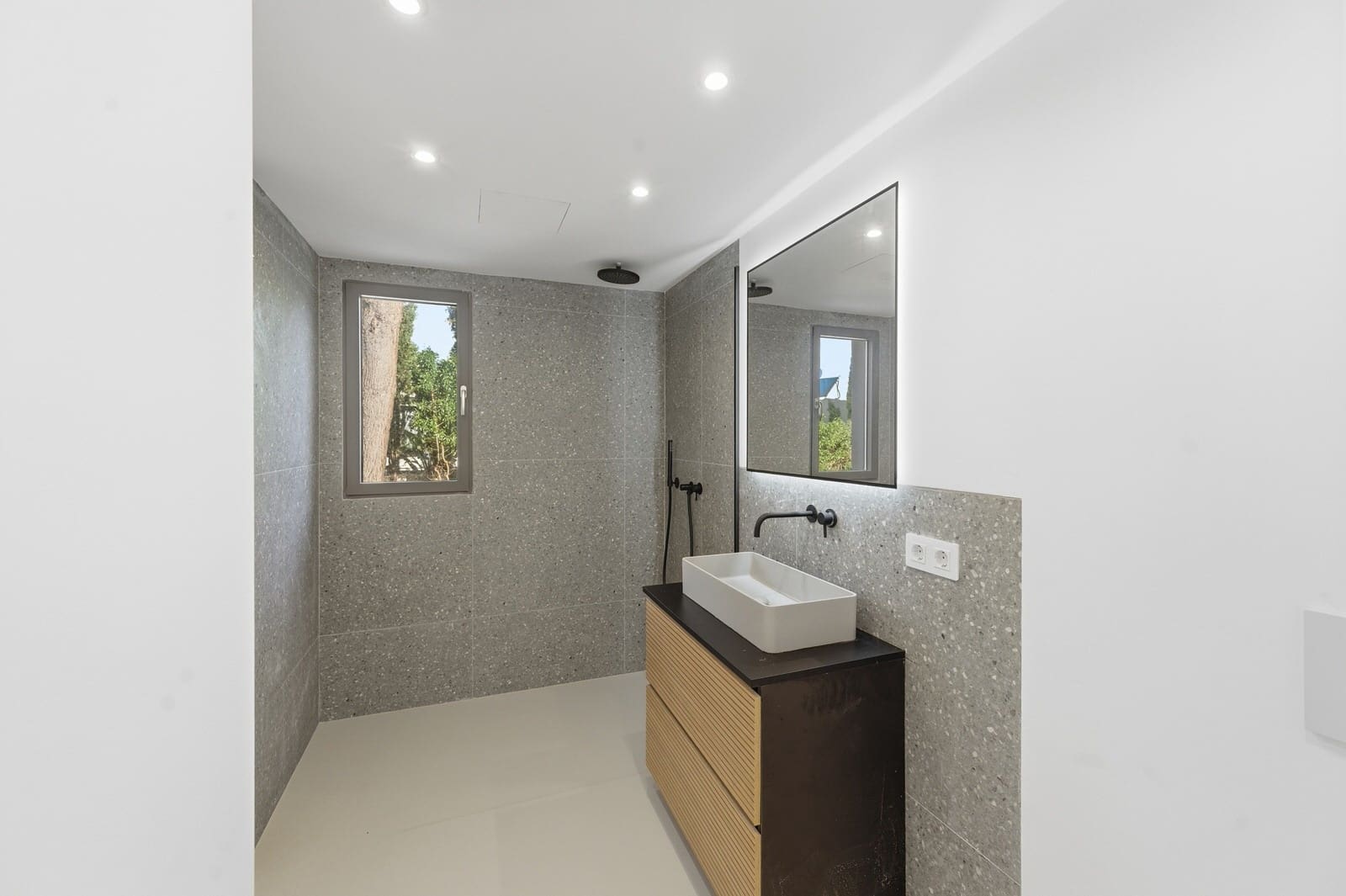 4 slaapkamer Villa te koop in Santa Ponsa met zwembad garage - € 2.950.000 (Ref: 9552387)