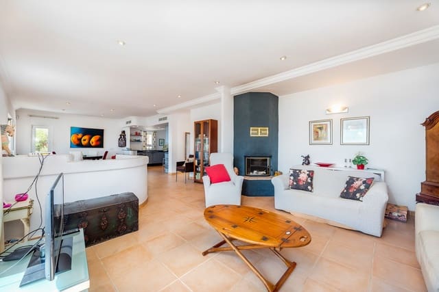 4 sypialnia Willa na sprzedaż w Santa Ponsa, Calvià z basenem garażem - 1 750 000 € (Ref: 9552389)