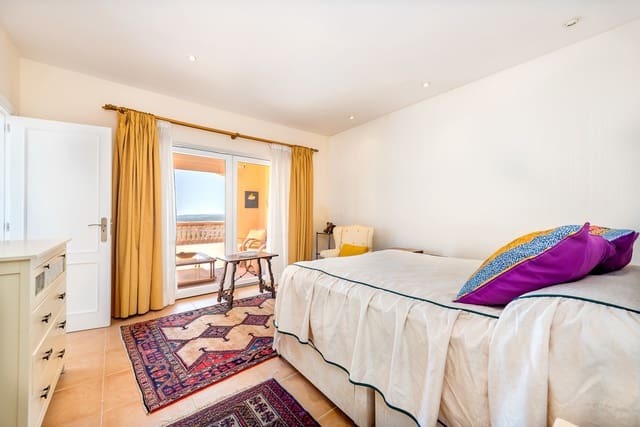 4 sypialnia Willa na sprzedaż w Santa Ponsa, Calvià z basenem garażem - 1 750 000 € (Ref: 9552389)