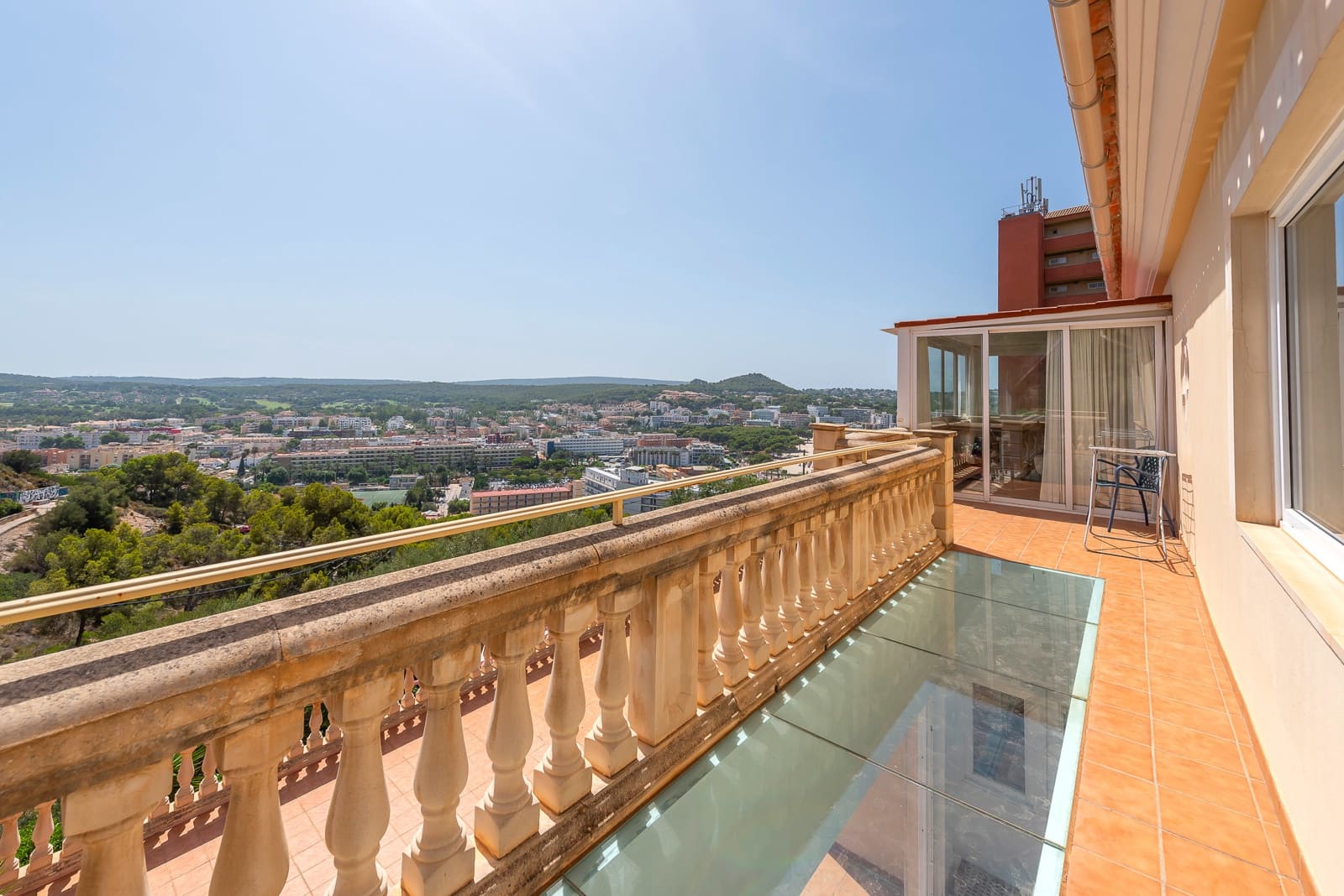 4 sypialnia Willa na sprzedaż w Santa Ponsa z basenem garażem - 1 750 000 € (Ref: 9552389)