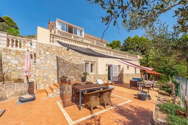 4 sypialnia Willa na sprzedaż w Santa Ponsa, Calvià z basenem garażem - 1 750 000 € (Ref: 9552389)