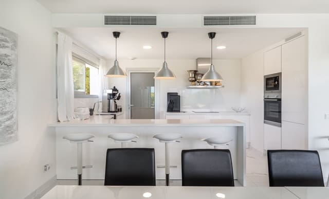 Ático de 3 habitaciones en Santa Ponsa, Calvià en venta con piscina garaje - 1.690.000 € (Ref: 9552667)