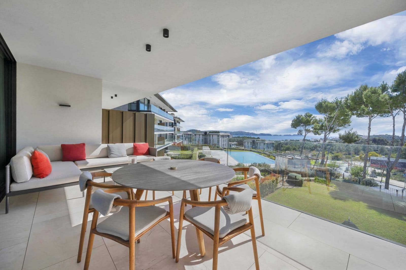 3 chambre Appartement à vendre à Peguera / Paguera avec piscine garage - 2 350 000 € (Ref: 9714121)