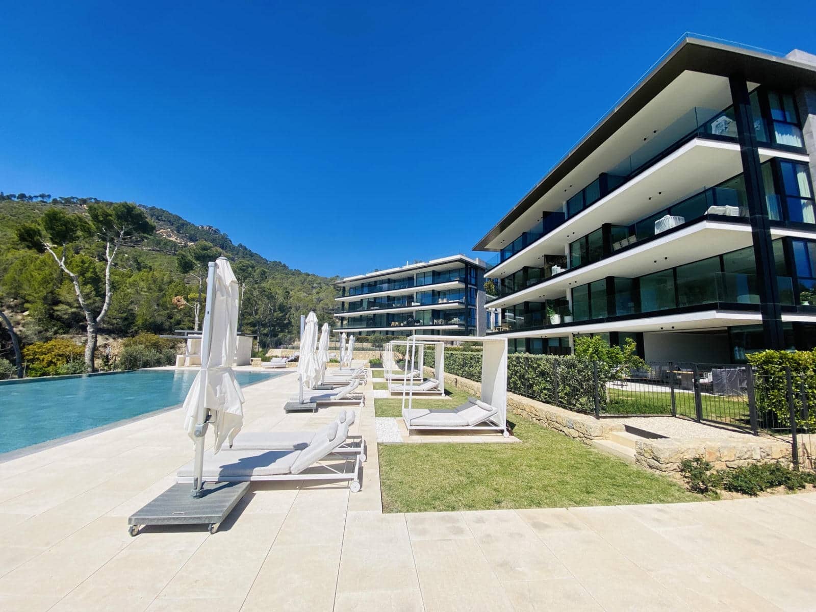 3 chambre Appartement à vendre à Peguera / Paguera avec piscine garage - 2 350 000 € (Ref: 9714121)