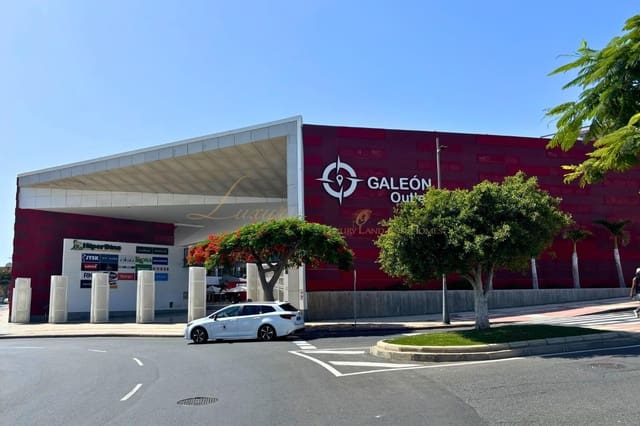 Chalet de 3 habitaciones en Casco Urbano, Adeje en venta con piscina garaje - 700.000 € (Ref: 10009619)