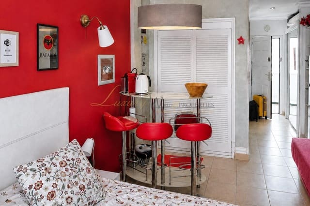 Appartement à vendre à Playa de las Americas, Arona avec piscine garage - 230 000 € (Ref: 10025993)