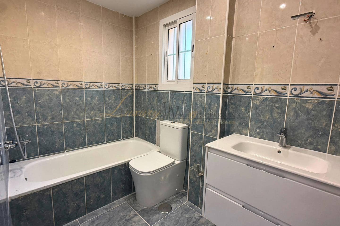 4 sovrum Villa till salu i Llano del Camello med garage - 449 000 € (Ref: 10029730)