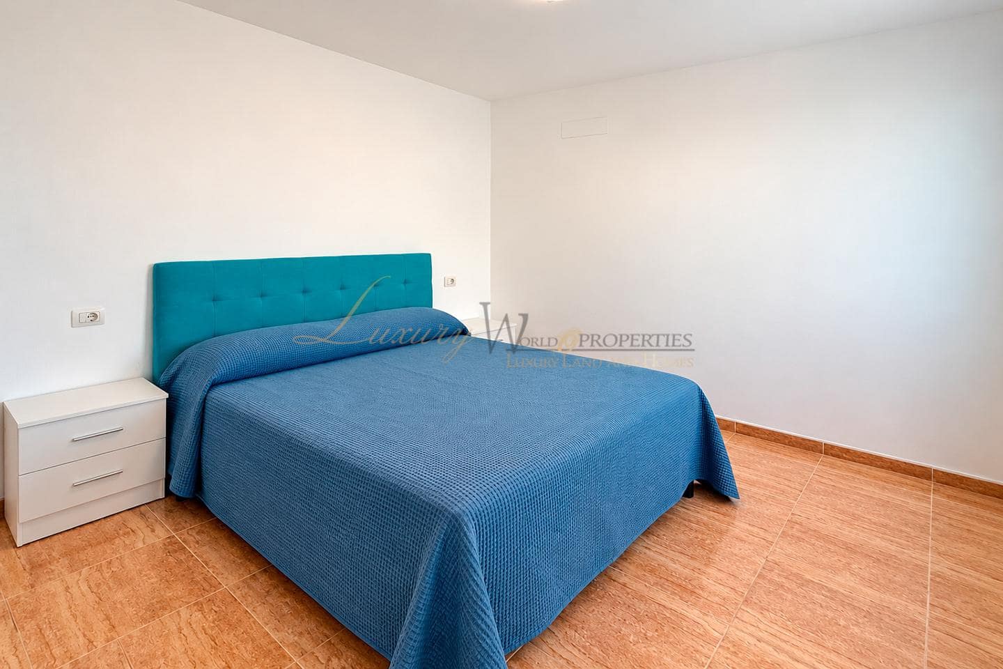 4 soveværelse Villa til salg i Llano del Camello med garage - € 449.000 (Ref: 10029730)