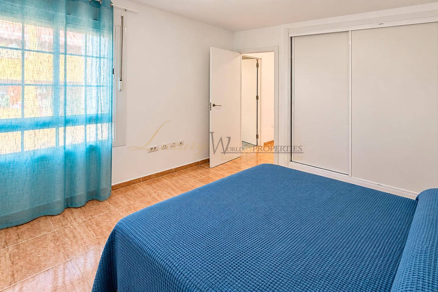 4 soveværelse Villa til salg i Llano del Camello med garage - € 449.000 (Ref: 10029730)