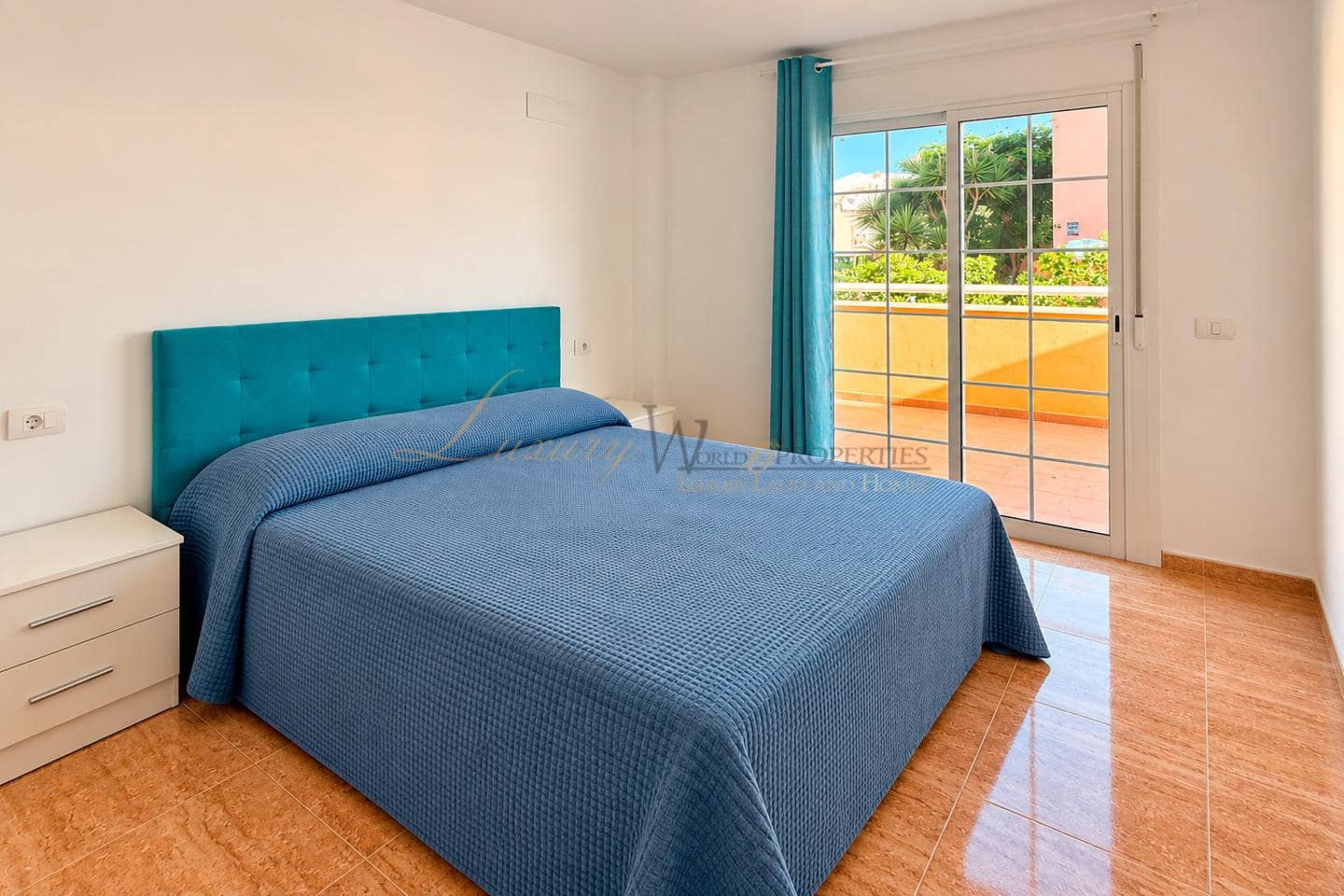 4 soveværelse Villa til salg i Llano del Camello med garage - € 449.000 (Ref: 10029730)