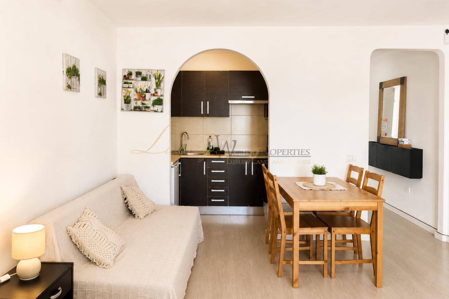 Flat for sale in Playa de las Americas with pool - € 239,000 (Ref: 10036213)