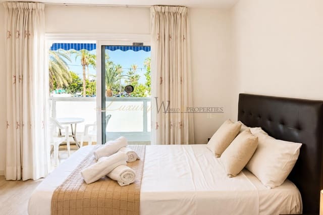 Asunto myytävänä paikassa Playa de las Americas, Arona mukana uima-altaan - 239 000 € (Ref: 10036213)