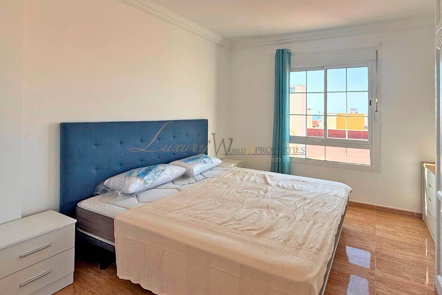 4 soveværelse Villa til leje i Llano del Camello med garage - € 2.700 (Ref: 10039970)