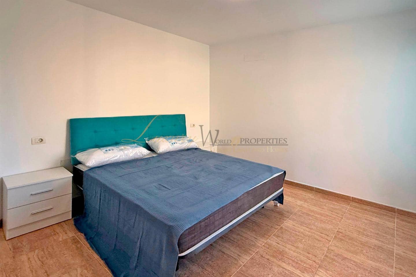 4 soveværelse Villa til leje i Llano del Camello med garage - € 2.700 (Ref: 10039970)