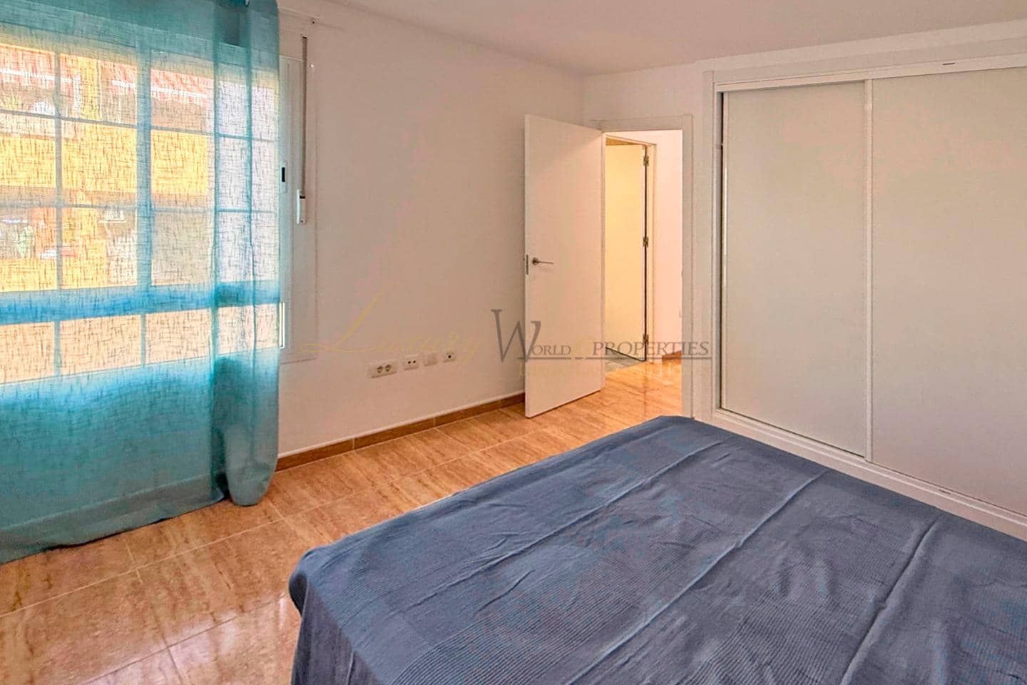 4 soveværelse Villa til leje i Llano del Camello med garage - € 2.700 (Ref: 10039970)