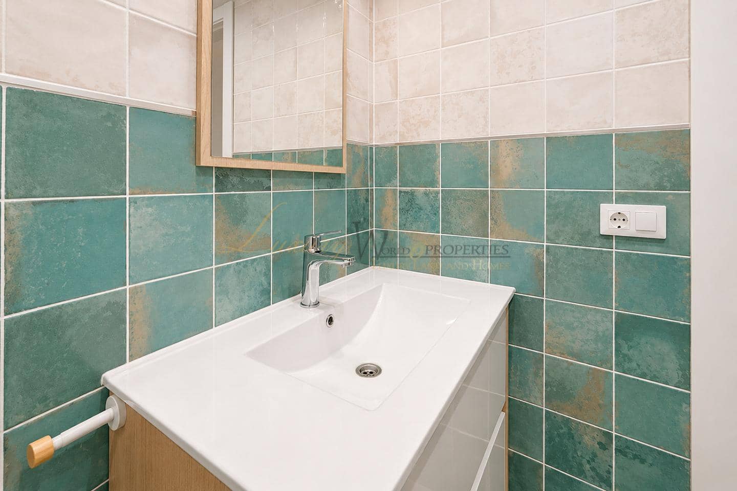 Piso de 3 habitaciones en Los Abrigos en venta con garaje - 269.000 € (Ref: 10043317)