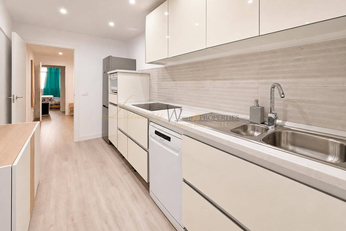 Appartement de 3 chambres à louer à Los Abrigos avec garage - 1 500 € (Ref: 10043465)