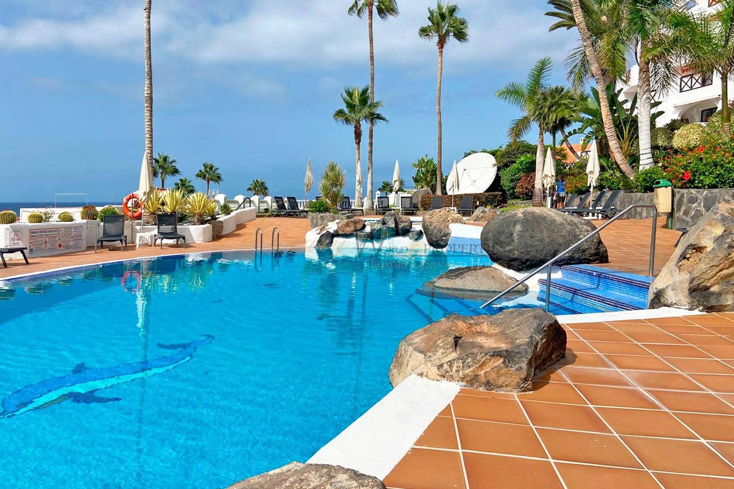 2 bedroom Flat for sale in Puerto Santiago with pool - € 425,000 (Ref: 10045724)