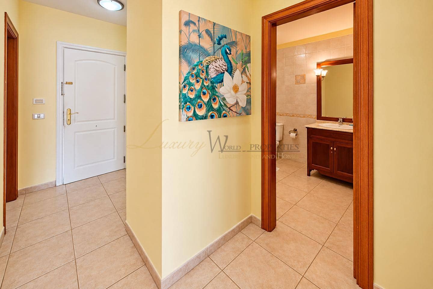 2 slaapkamer Flat te koop in Los Cristianos met zwembad - € 380.000 (Ref: 10057346)