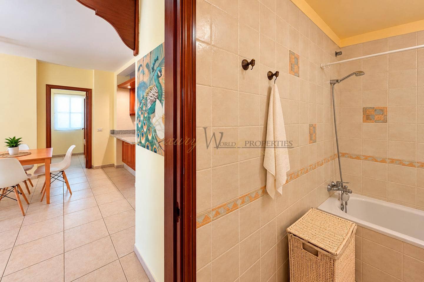 2 slaapkamer Flat te koop in Los Cristianos met zwembad - € 380.000 (Ref: 10057346)