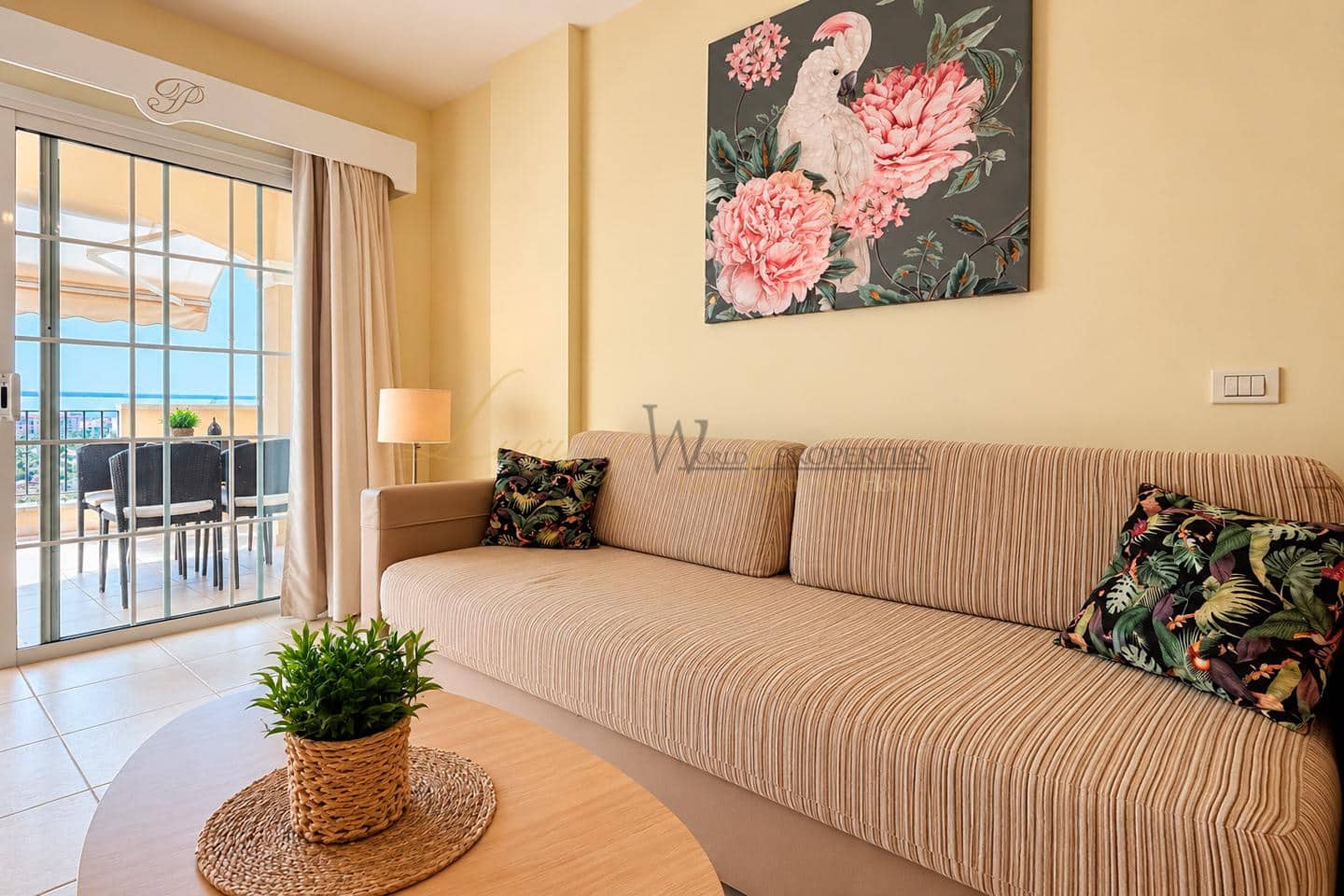 2 slaapkamer Flat te koop in Los Cristianos met zwembad - € 380.000 (Ref: 10057346)