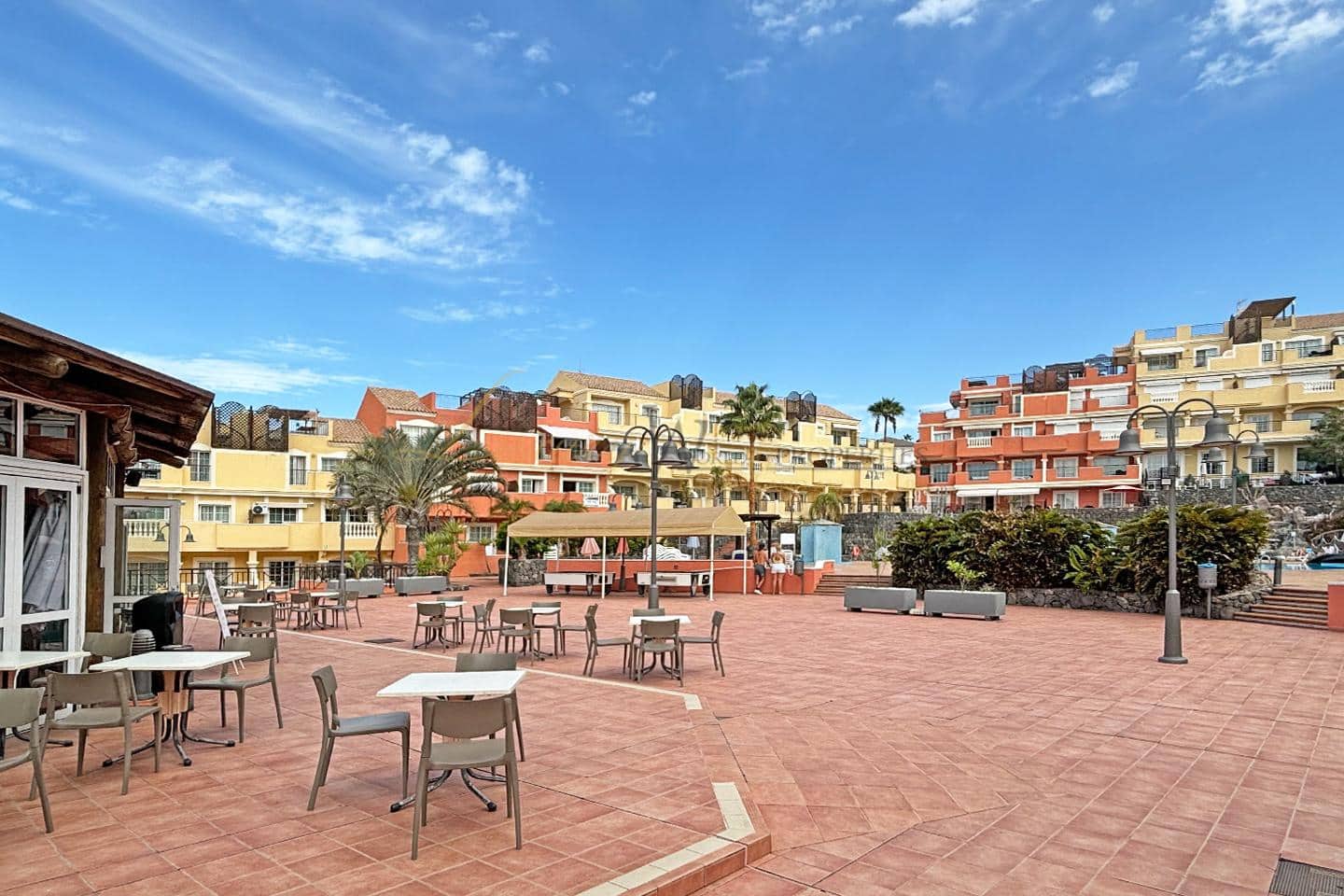2 slaapkamer Flat te koop in Los Cristianos met zwembad - € 380.000 (Ref: 10057346)