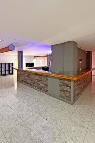 1 soveværelse Virksomhed til salg i Playa del Duque, Adeje - € 850.000 (Ref: 10060889)