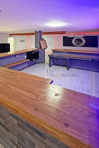 1 soveværelse Virksomhed til salg i Playa del Duque, Adeje - € 850.000 (Ref: 10060889)