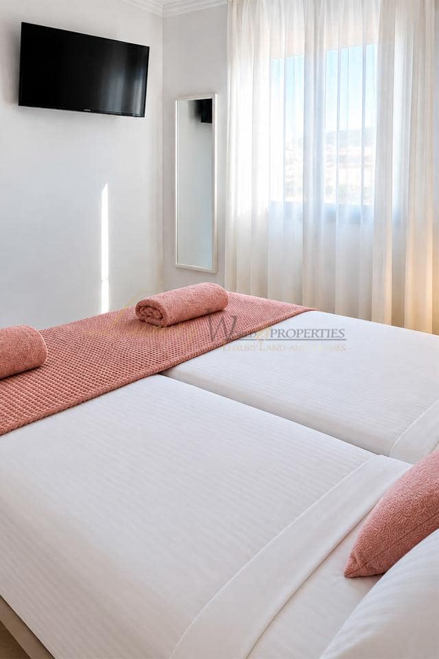 2 makuuhuone Asunto myytävänä paikassa Playa de las Americas mukana uima-altaan - 550 000 € (Ref: 10065332)