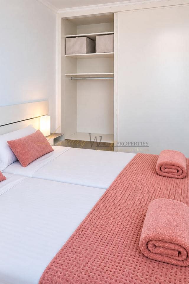 2 makuuhuone Asunto myytävänä paikassa Playa de las Americas mukana uima-altaan - 550 000 € (Ref: 10065332)