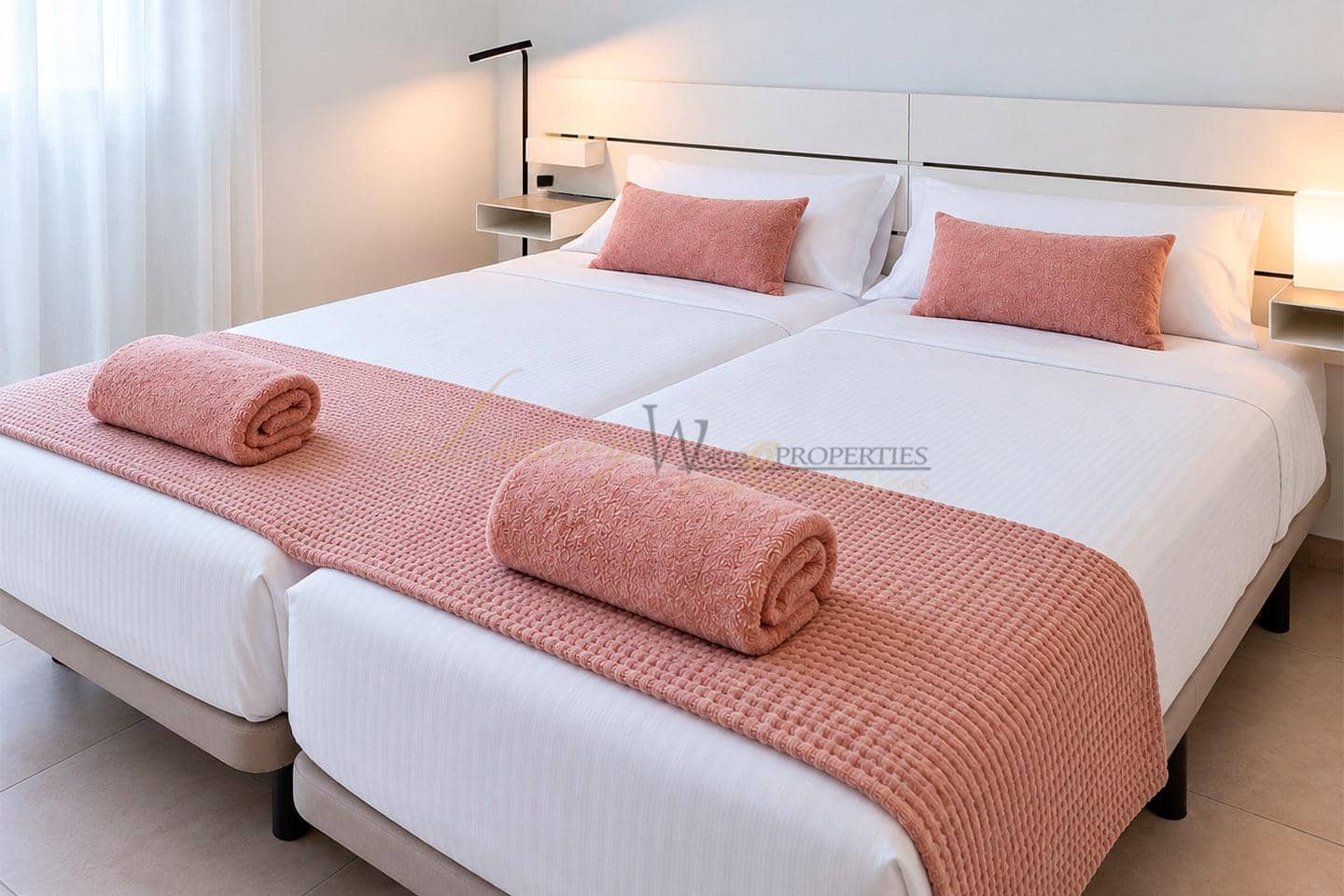 2 makuuhuone Asunto myytävänä paikassa Playa de las Americas mukana uima-altaan - 550 000 € (Ref: 10065332)