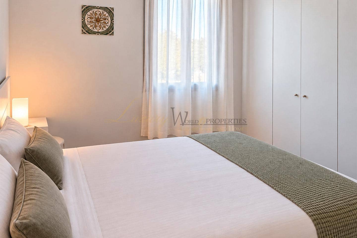 2 makuuhuone Asunto myytävänä paikassa Playa de las Americas mukana uima-altaan - 550 000 € (Ref: 10065332)