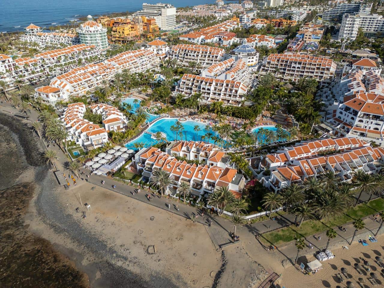 Leilighet til salgs i Playa de las Americas med svømmebasseng - € 320 000 (Ref: 10080051)