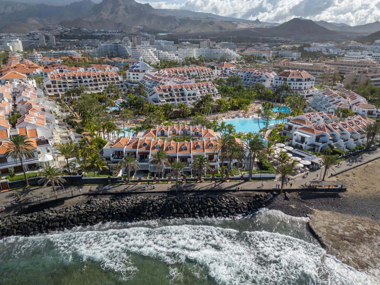 Leilighet til salgs i Playa de las Americas med svømmebasseng - € 320 000 (Ref: 10080051)
