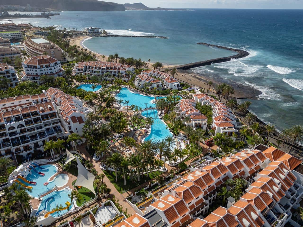 Leilighet til salgs i Playa de las Americas med svømmebasseng - € 320 000 (Ref: 10080051)