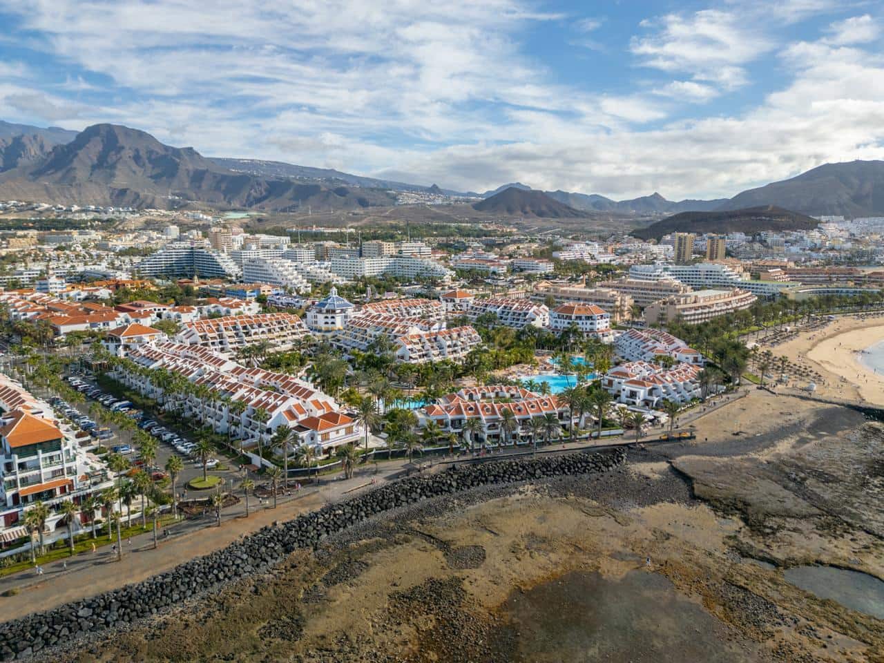 Leilighet til salgs i Playa de las Americas med svømmebasseng - € 320 000 (Ref: 10080051)