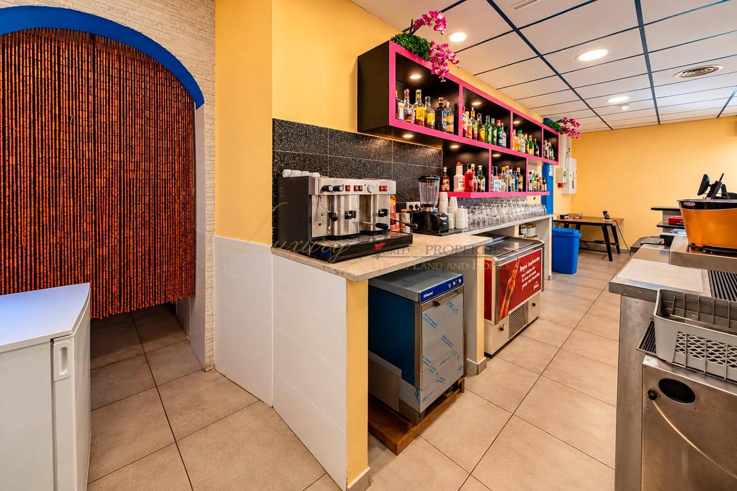 2 soverom Bedrift til leie i Costa del Silencio - € 1 300 (Ref: 10098940)