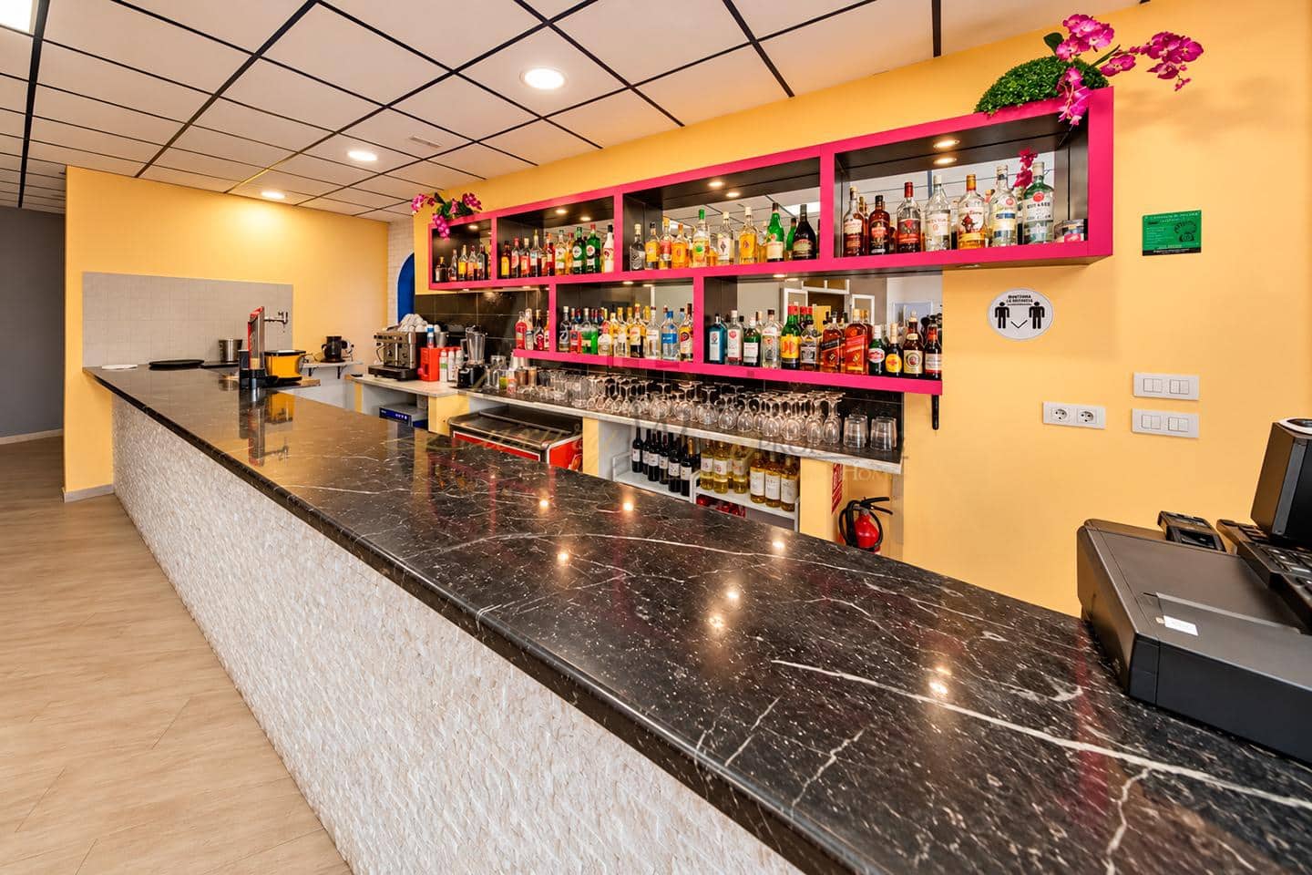 2 soverom Bedrift til leie i Costa del Silencio - € 1 300 (Ref: 10098940)