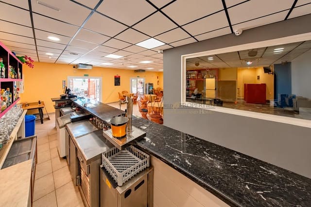 2 slaapkamer Bedrijf te huur in Costa del Silencio, Arona - € 1.300 (Ref: 10098940)