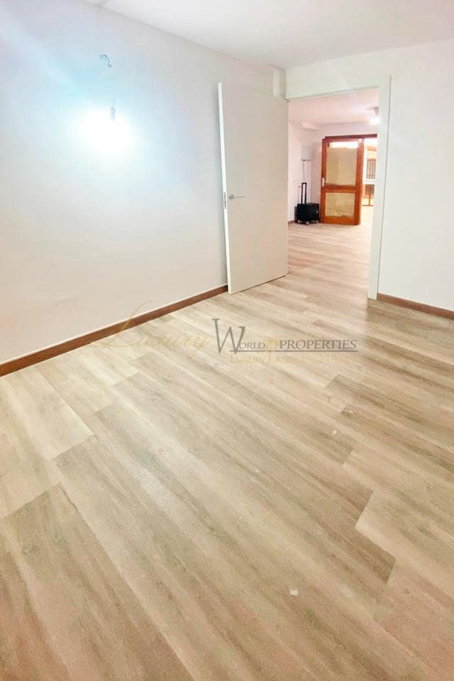 1 makuuhuone Asunto myytävänä paikassa Costa Adeje mukana uima-altaan - 230 000 € (Ref: 10120530)